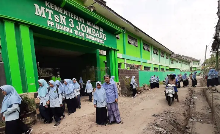 Rincian Biaya Pondok Pesantren Bahrul Ulum Jombang